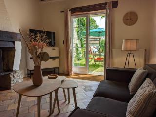 Petit gîte romantique avec piscine couverte, jardin et animaux, proche de la nature à Chadurie - FR-1-653-234 - Chadurie - 9