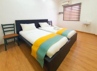 'My3rdHome' '4bedroom' '4 min walk to car free zone' By Shine Stay - Melaka - 7