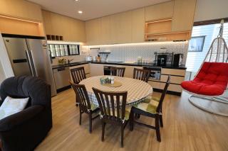 Luxury Brand New Designer Living - Auckland - 3