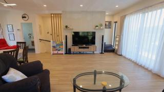 Luxury Brand New Designer Living - Auckland - 1