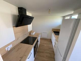 Logement entier indépendant dans une maison calme avec jardin barbecue face aux vignes pouvant accueillir cette personne très bien si tu es à 5 minutes de Saint-Émilion 5 minutes du centre-ville de Libourne et 5 minutes de l'hôpital - Libourne - 5