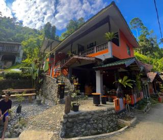 Garden Grove Guest House & Coffee Bar - Bukit Lawang - 7