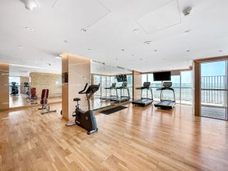 Luxurious - Studio - Damac Hills - Pool & Gym - 2