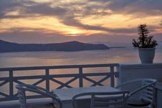 Amphitheater Cave Houses - 5