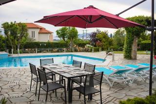 Iris Villa with Swimming Pool - 3