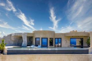 Senses Luxury Houses - Fira - 7