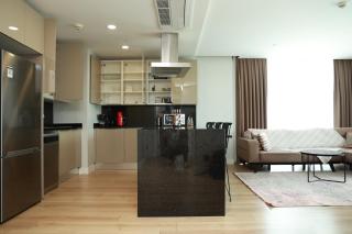 Deluxe 2BR Apartment Balcony 420 - 4