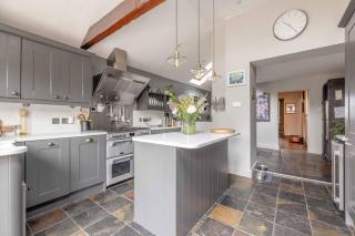 Stylish 2-Bed House With Office And Private Garden - 7