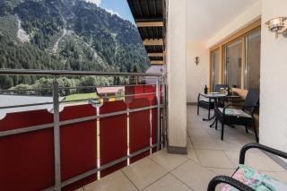Geräumiges Familienapartment mit Pool & Bergblick - Mittelberg - 5