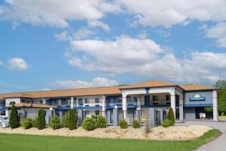 Days Inn by Wyndham Hamilton - 8