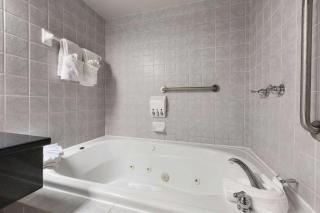 Days Inn by Wyndham Ottawa West - 8