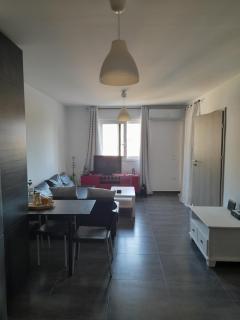 Bright top floor apartment! - 8