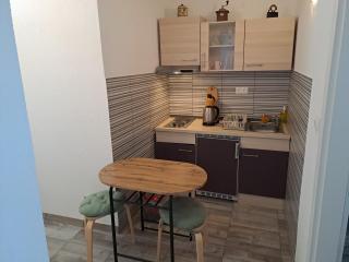 BenJak Apartments - 1