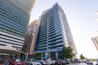 GREAT 3 Bedroom Apartment Beach Front (Side View) - Abu Dhabi - 9