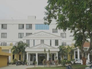 Collection O Sanskruti Resort - 1