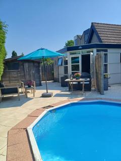 East Meets West Bed and Breakfast - Veenendaal - 1