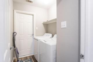 Spacious beautiful home near Kalahari Resorts (9min) - Round Rock - 1