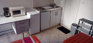 Chambre meublée indépendante, avec piscine et jardin, 1 lit pour 2 personnes Direct Gare Aéroport - Tolosa - 3