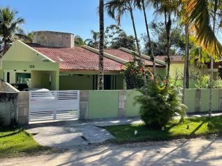 Casa a 50 metros da Praia da Riviera no Jardim São Lourenço - Casa com Wi-Fi - Bertioga - 0
