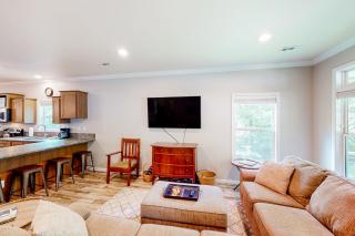 Hilltop Hideaway - Asheville - 6