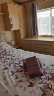 Holiday Lodge, sleeps 4, with sea & countryside views - Ore - 1