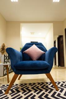 marron studios 2 - 1