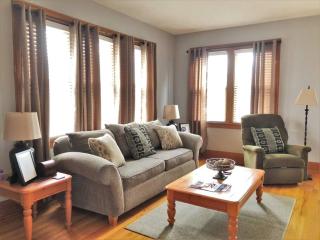 Home near Zoo/College World Series/Downtown - Omaha - 7