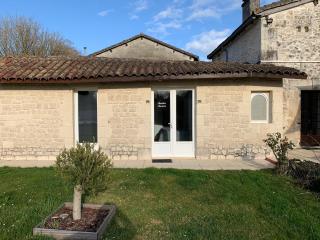 Chambre d'hôtes NATURISTE Le Jardin Des Hirondelles - Blanzaguet-Saint-Cybard - 1