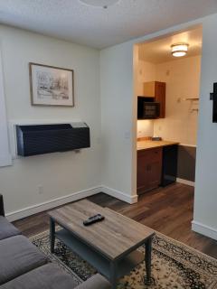 Royal Duke Hotel - Okotoks - 6