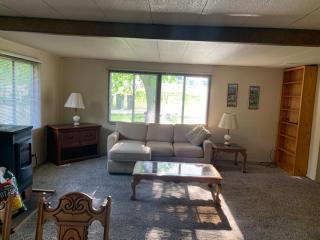 Cozy remodeled trailer with country feel - Talent - 2