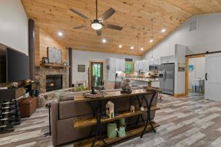 Stunning Views, Superb Atmosphere, Modern Amenities, In the Middle of Nature - Bryson City - 7