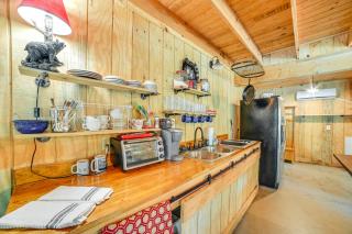 Dover Vacation Rental with Hot Tub and Horse Pastures - Dover - 4