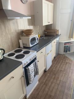 Scoresby's - 2-bedroom apartment with parking - Whitby - 7