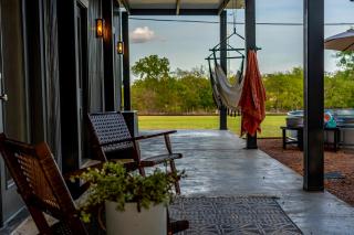 Container Haus, Hot Tub, Cowboy Pool, Pet Friendly! - 6