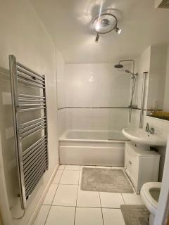 Holliday Street Apartments - One Bedroom - Stunning Balcony - 3