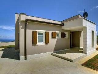Luxurious Holiday Home with Pool in Kavran - Kavran - 0