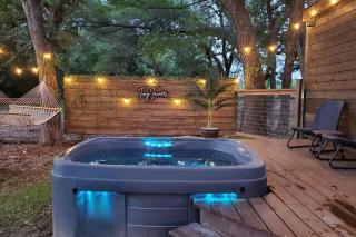 The Tiny 'Tainer - Tiny Container Home w. Hot Tub! - Weatherford - 0