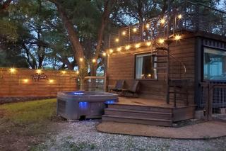 The Tiny 'Tainer - Tiny Container Home w. Hot Tub! - Weatherford - 1