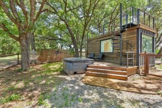 The Tiny 'Tainer - Tiny Container Home w. Hot Tub! - Weatherford - 7
