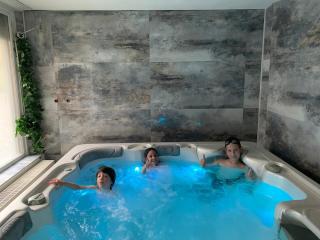 Várfal Wellness Panzió - Pécs - 0
