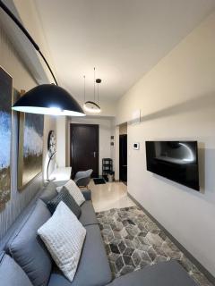 Amazing Unit and View in Uptown Parksuites BGC - 1