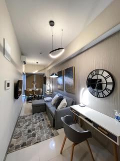 Amazing Unit and View in Uptown Parksuites BGC - Manila - 3