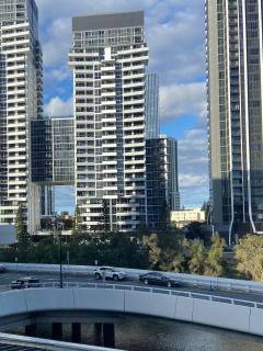Luxury Casino Apartment in Broadbeach Island - Gold Coast - 8