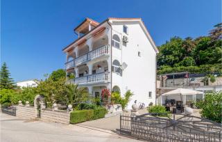Lovely Apartment In Crikvenica - Crikvenica - 2