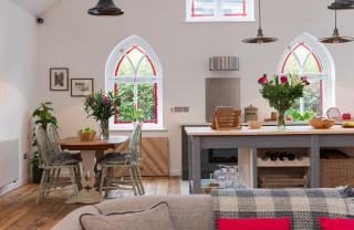 CHESTER'S ONLY TIN CHAPEL - UNIQUE, SPACIOUS 2 BEDROOMS, GARDEN AND FREE PARKING - Chester - 4