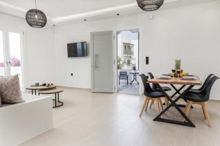 George's Apartments - 8