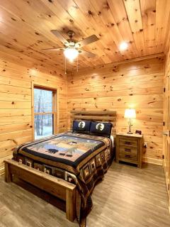 Perfect Stay for Fishing, Hiking, R&R - Charming Sapphire Bear Home - Tellico Plains - 5