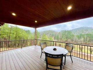 Perfect Stay for Fishing, Hiking, R&R - Charming Sapphire Bear Home - Tellico Plains - 2