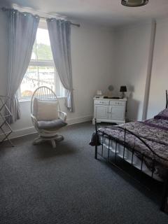 Llandudno Beachfront 2 Double Bedroom Apartment 2nd Floor - Llandudno - 6