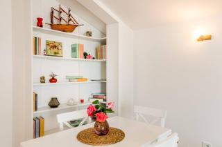 Bright Apartment - Bijela - 6